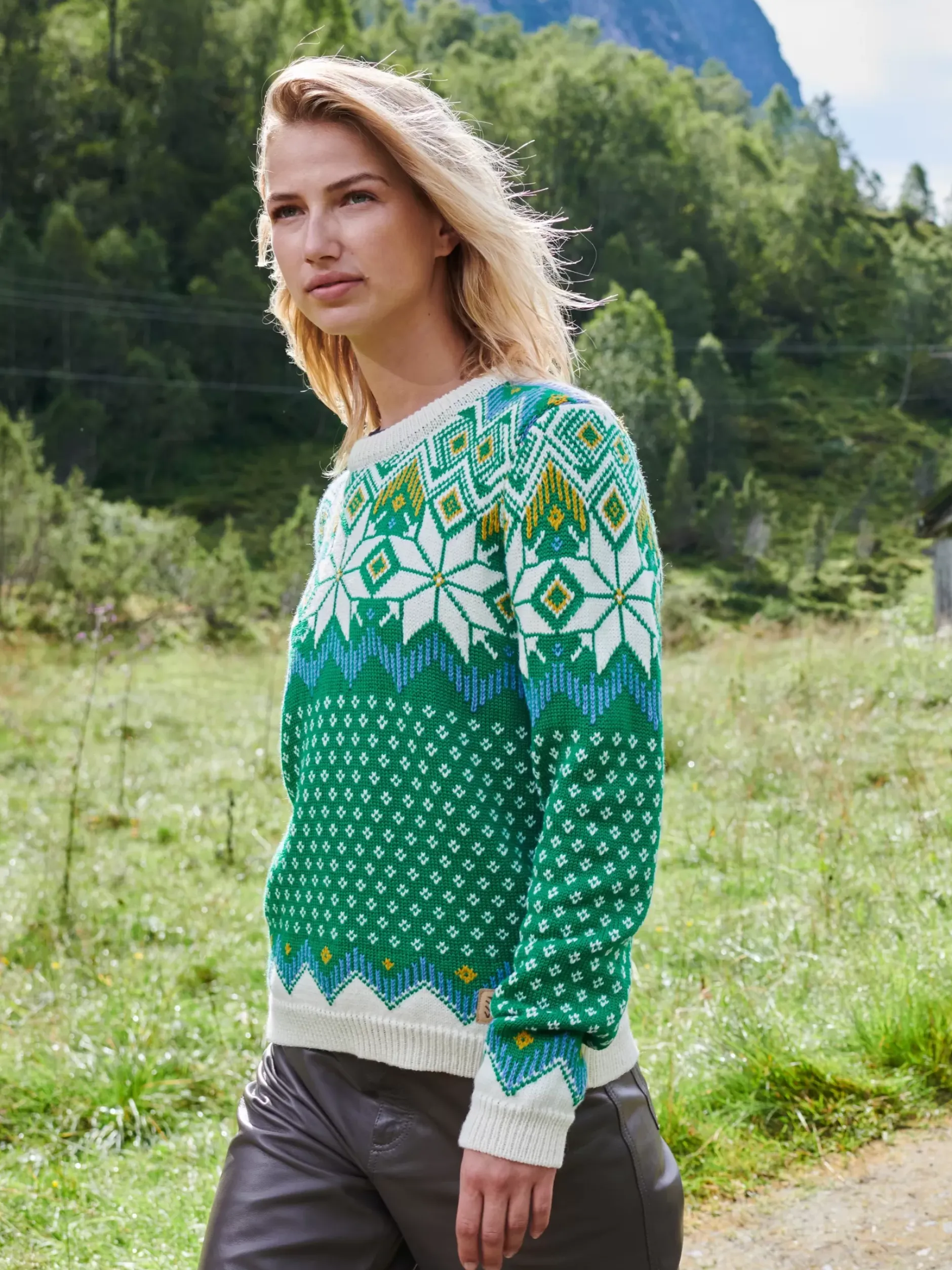 New Dale of Norway Vilja Ullgenser Green